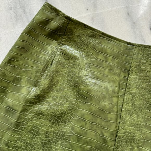 Nasty Gal Green Faux Leather Skirt Size 2 - Picture 4 of 7